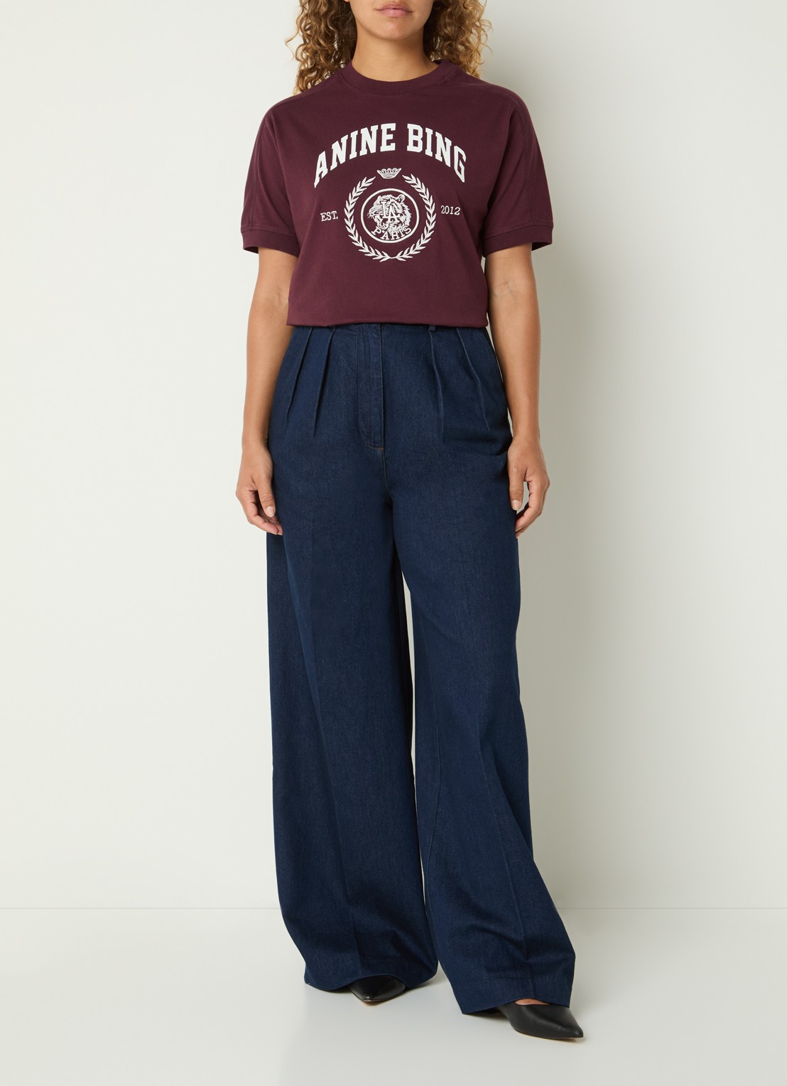 Anine Bing Jaylin T-shirt met print - voorkant 2 bruin