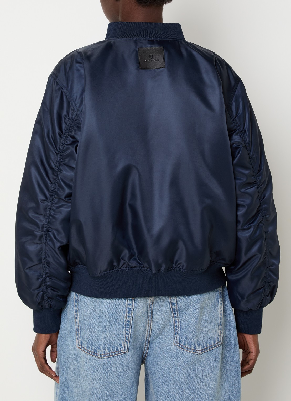 Anine Bing Leon gewatteerd bomberjack met klepzakken - achterkant 4 donkerblauw