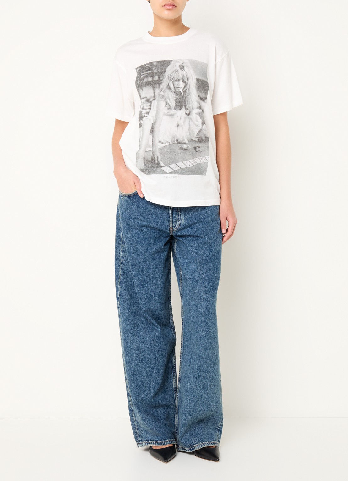 Anine Bing Manon high waist loose fit jeans met medium wassing - voorkant 5 indigo