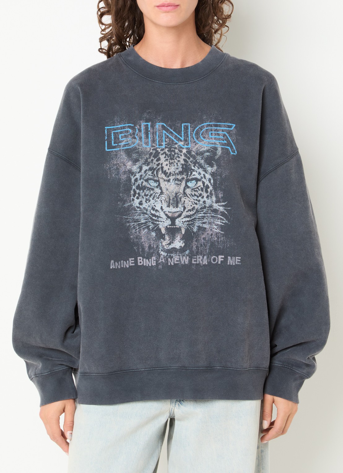Anine Bing Miles sweater met logoprint en verwassen afwerking - detail zwart