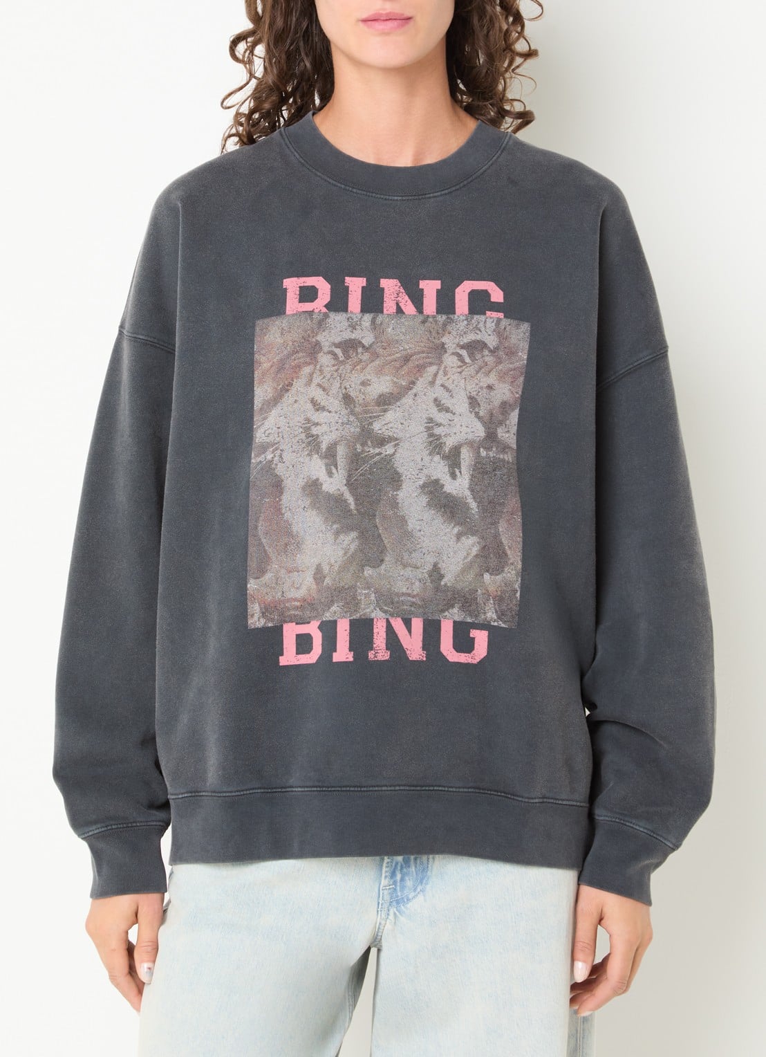 Anine Bing Miles sweater met logoprint en verwassen afwerking - detail zwart