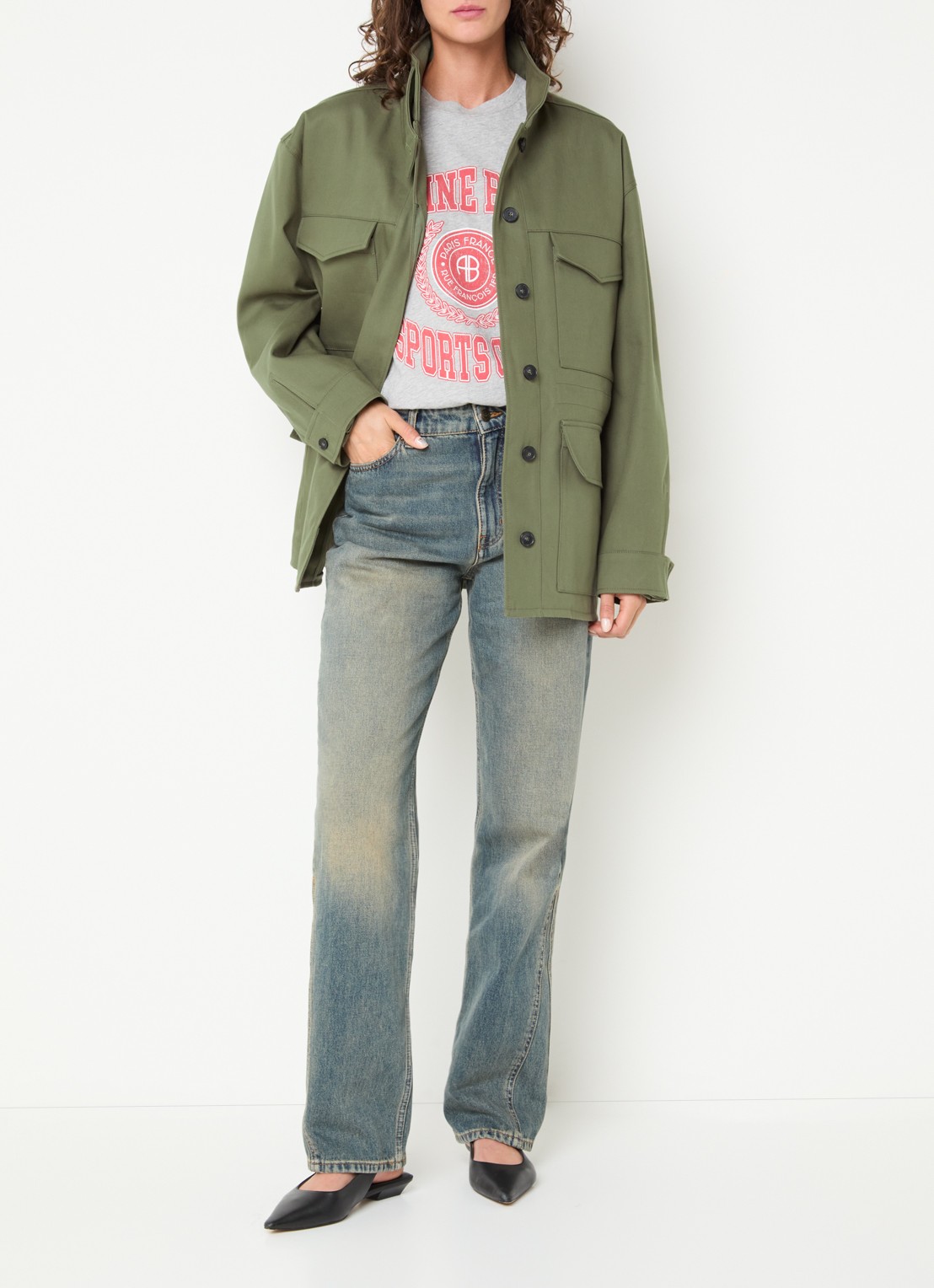 Anine Bing Sahara trenchcoat met opstaande kraag en klepzakken - voorkant 4 legergroen