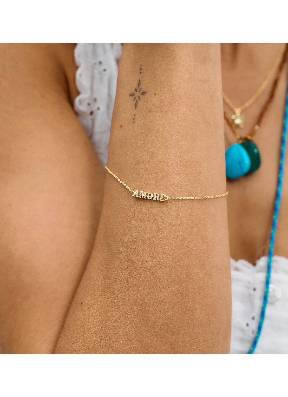 Anna + Nina Amore armband met hanger - detail 3 goud