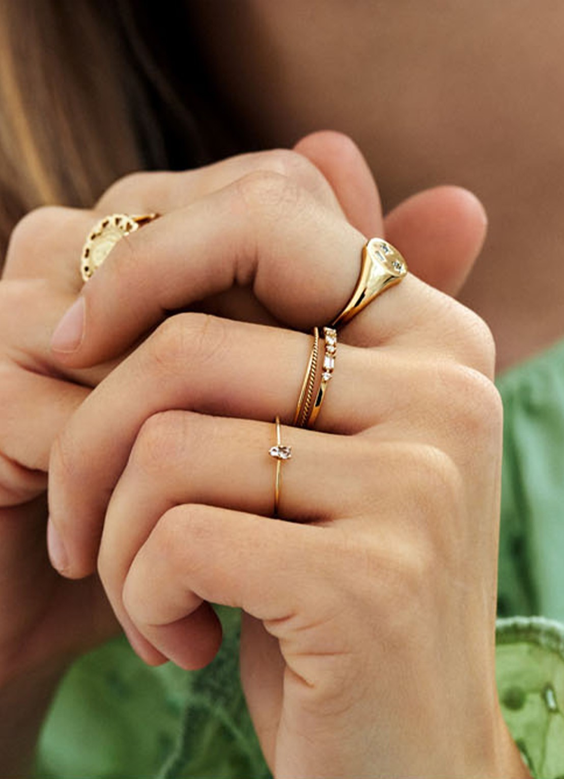 Anna + Nina Baguette ring van 14 karaat geelgoud - voorkant 2 geelgoud