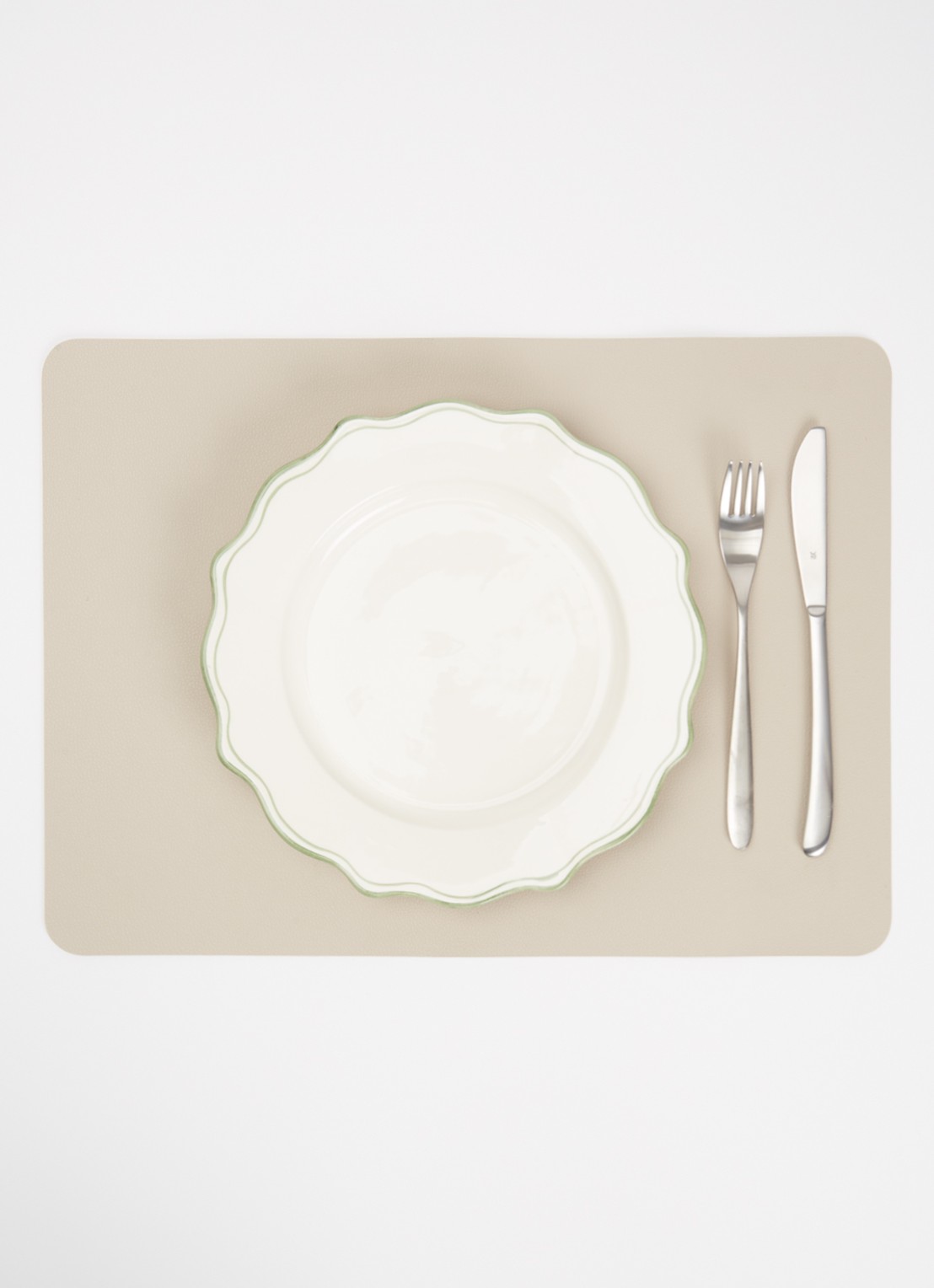 Anna + Nina Basil Scalloped dinerbord 27 cm - detail 2 gebroken wit