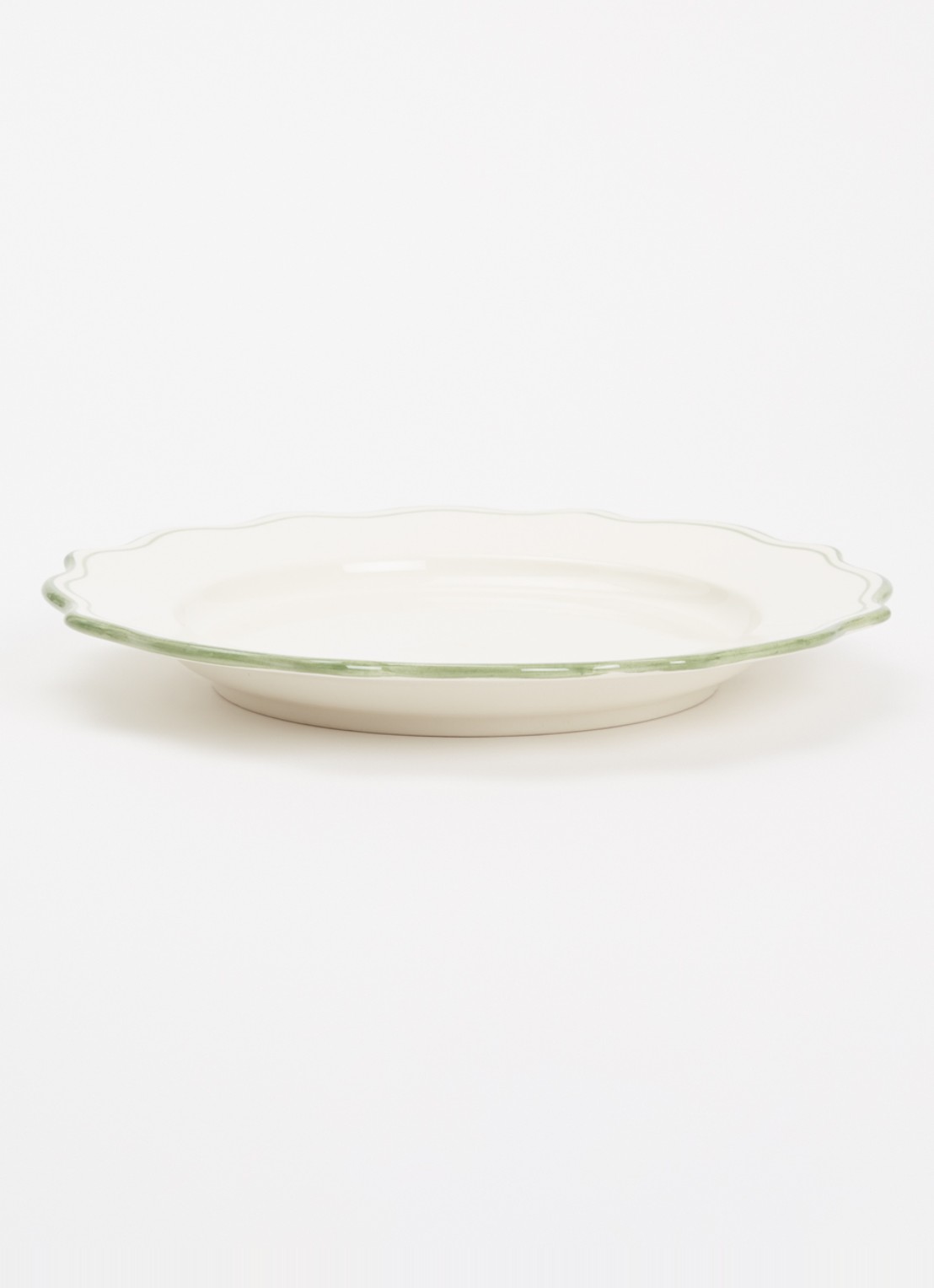 Anna + Nina Basil Scalloped dinerbord 27 cm - voorkant 4 gebroken wit