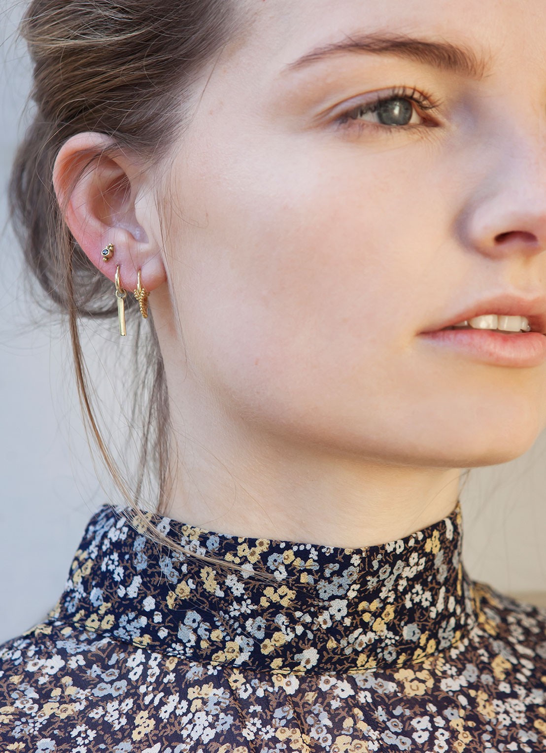 Anna + Nina Ingot oorringen verguld - detail 3 goud