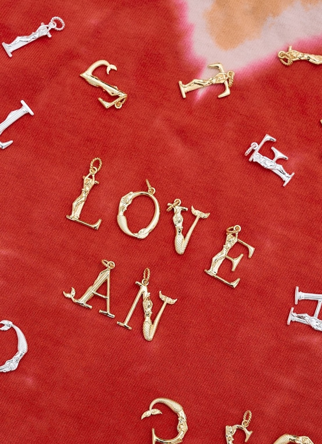 Anna + Nina Initial muse hanger A verguld - detail goud
