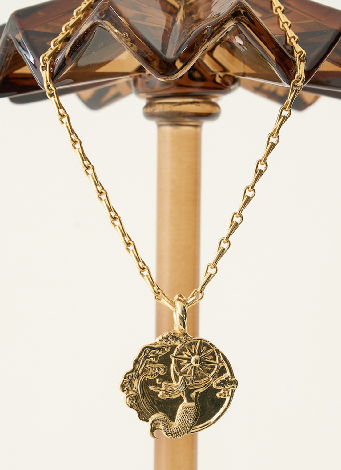 Anna + Nina Memorable Adventure hanger verguld - detail 6 goud