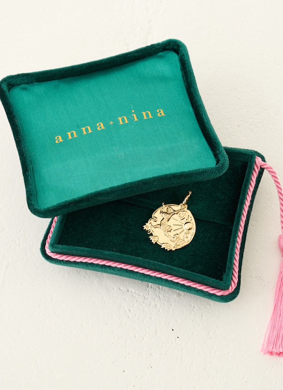 Anna + Nina Memorable friendship hanger verguld  - detail 4 goud