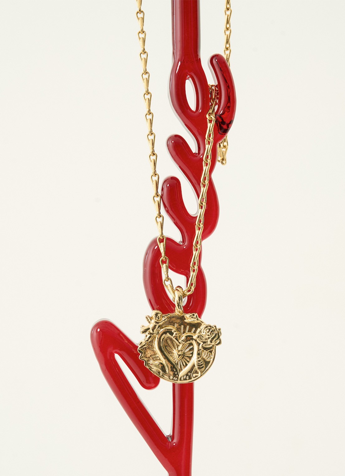 Anna + Nina Memorable love hanger verguld - detail 3 goud