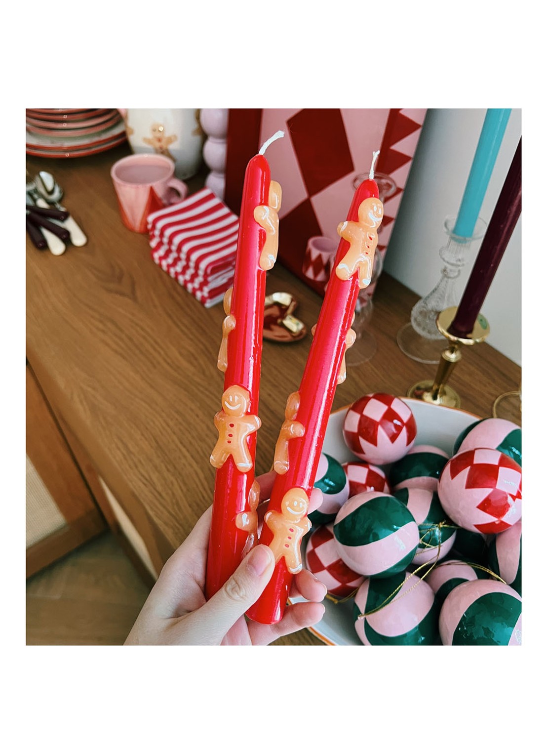Anna + Nina Sweet Gingerbread kaars set van 2  - voorkant 3 rood