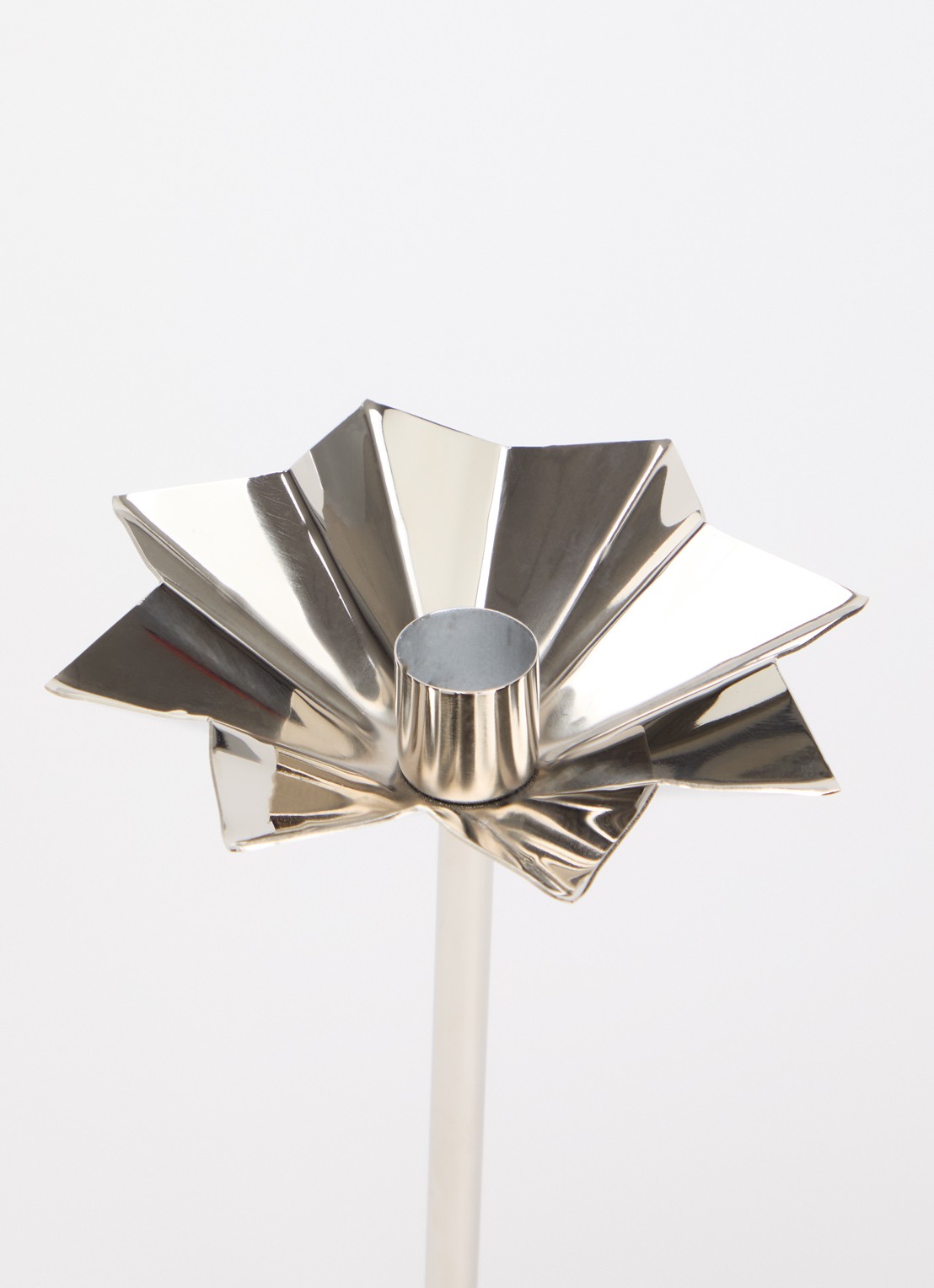 Anna + Nina Tall Frilly Argent kandelaar - voorkant 2 zilver