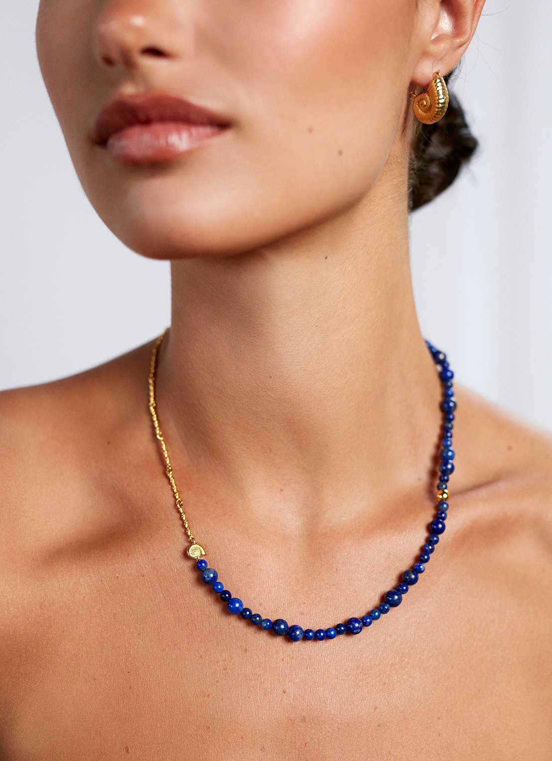 ANNI LU Deep Blue ketting verguld - detail kobaltblauw