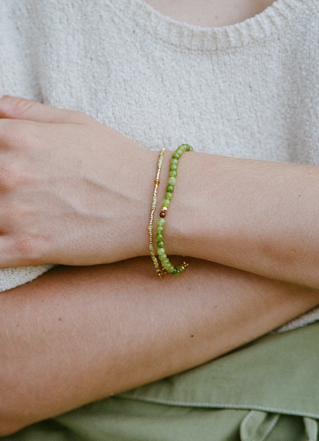 ANNI LU Grasshopper armband - detail 3 groen