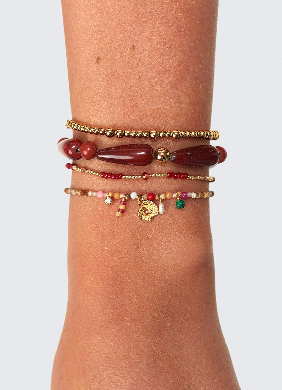ANNI LU Hot Drops armband  - voorkant 2 bordeauxrood