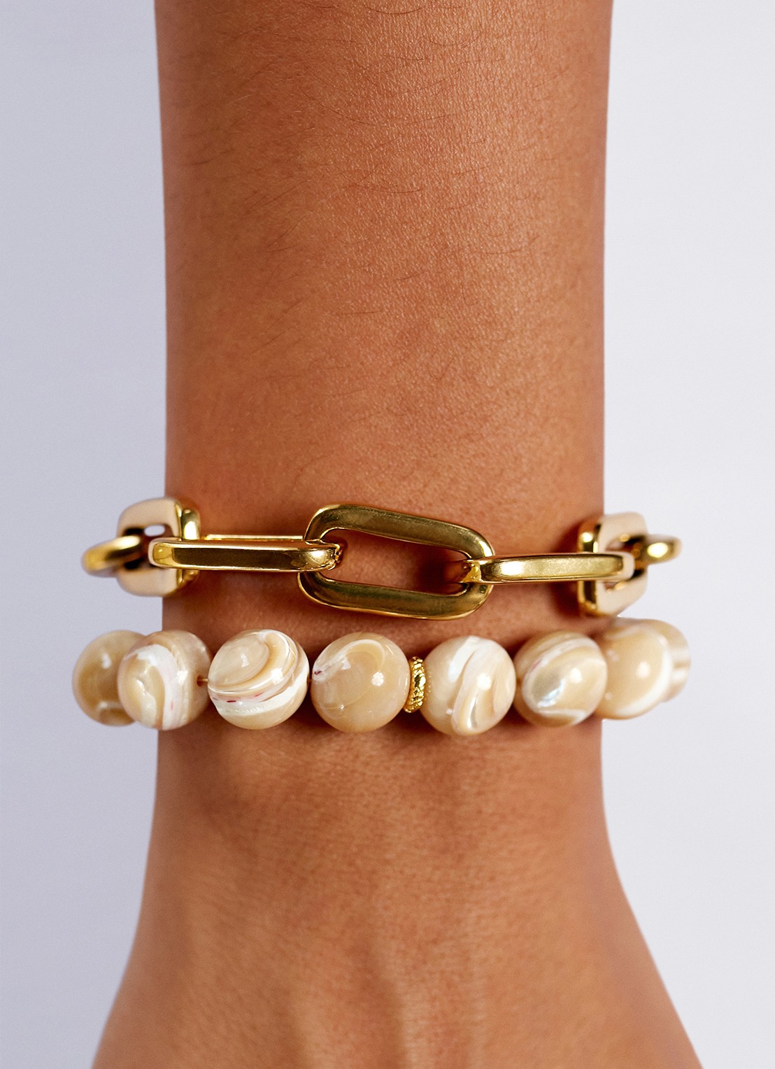 ANNI LU Jetset Gems armband verguld - detail 2 beige