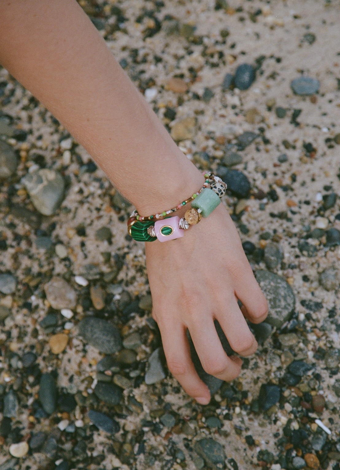 ANNI LU Little Treasure armband verguld - detail multicolor