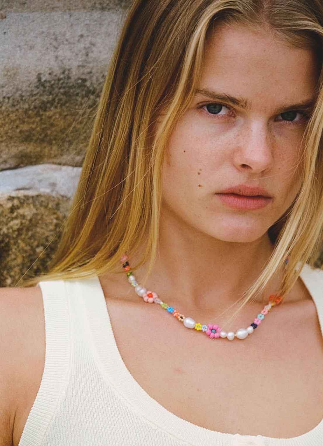 ANNI LU Mexi Flower ketting verguld - voorkant 2 goud