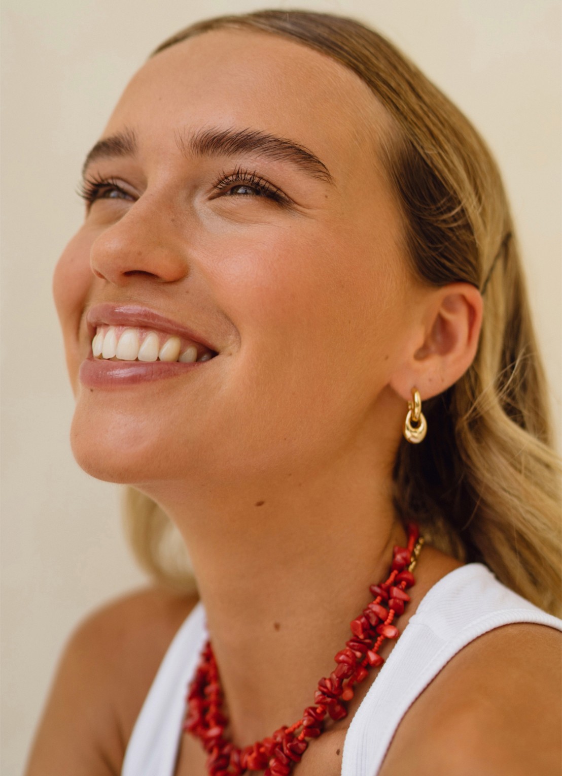 ANNI LU Petit pebble oorringen verguld - voorkant 2 goud