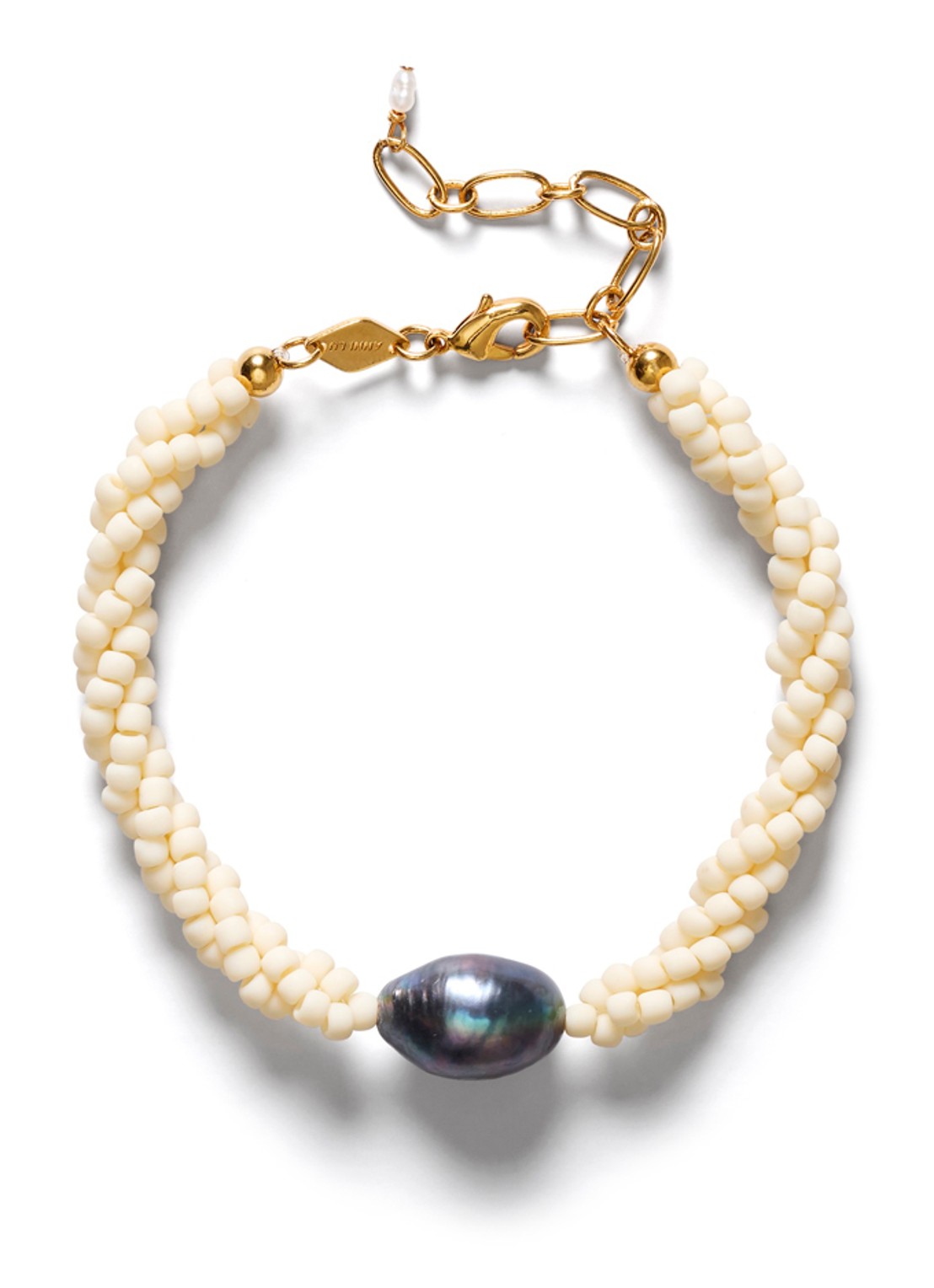 ANNI LU Twisted Treasure armband - voorkant ivoor
