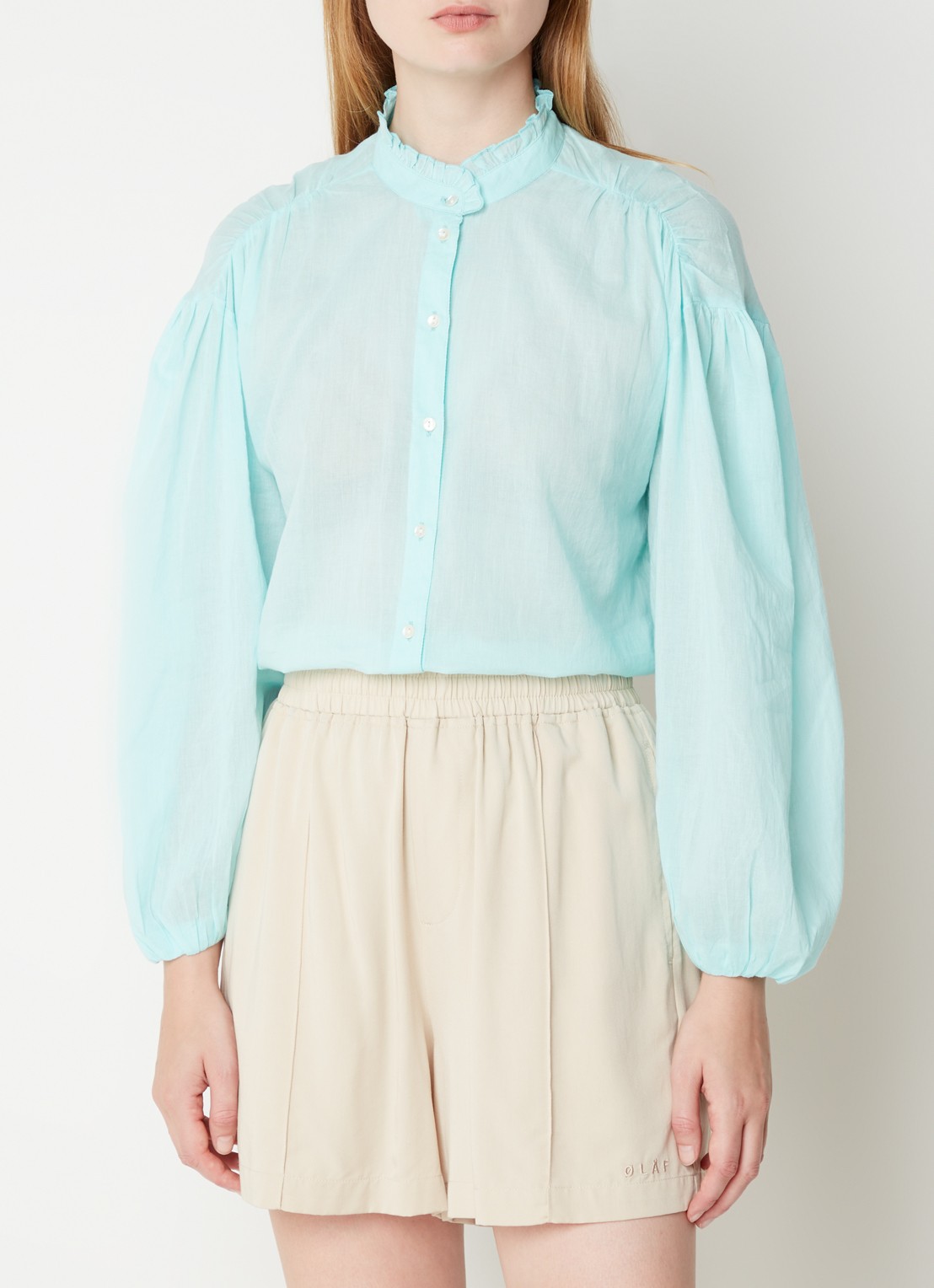 Antik Batik Anna blouse met opstaande kraag en ballonmouw - detail 4 aquablauw