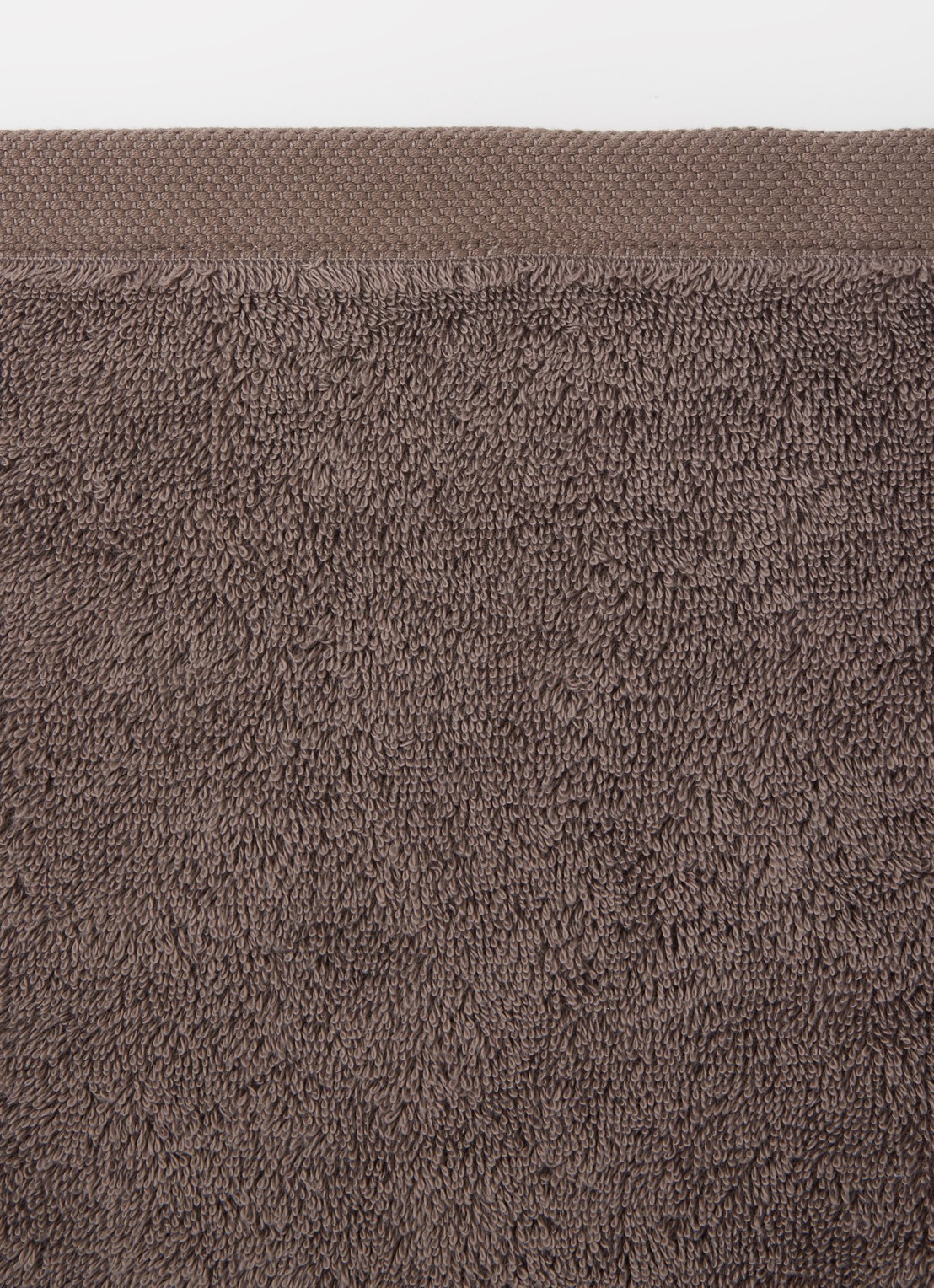 Aquanova London badhanddoek van Egyptisch katoen - 600 gr/m2 - 55 x 100 cm - detail 2 lichtbruin