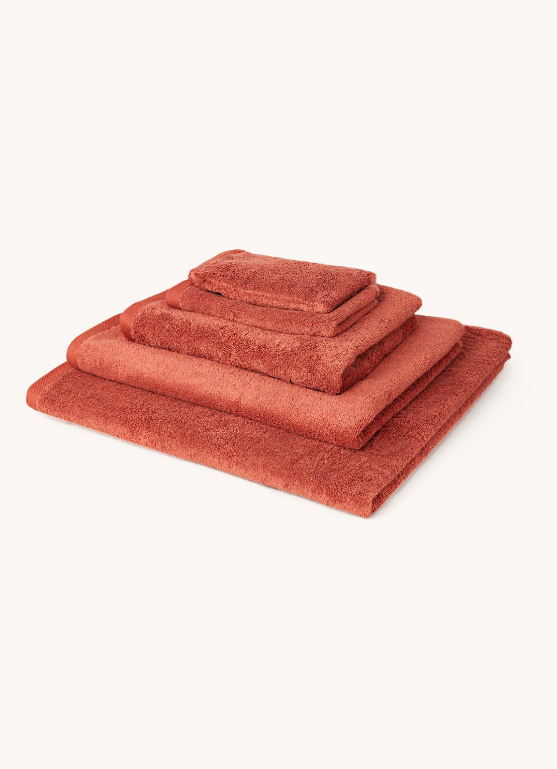 Aquanova London badlaken 70 cm x 130 cm - voorkant 2 oranjerood