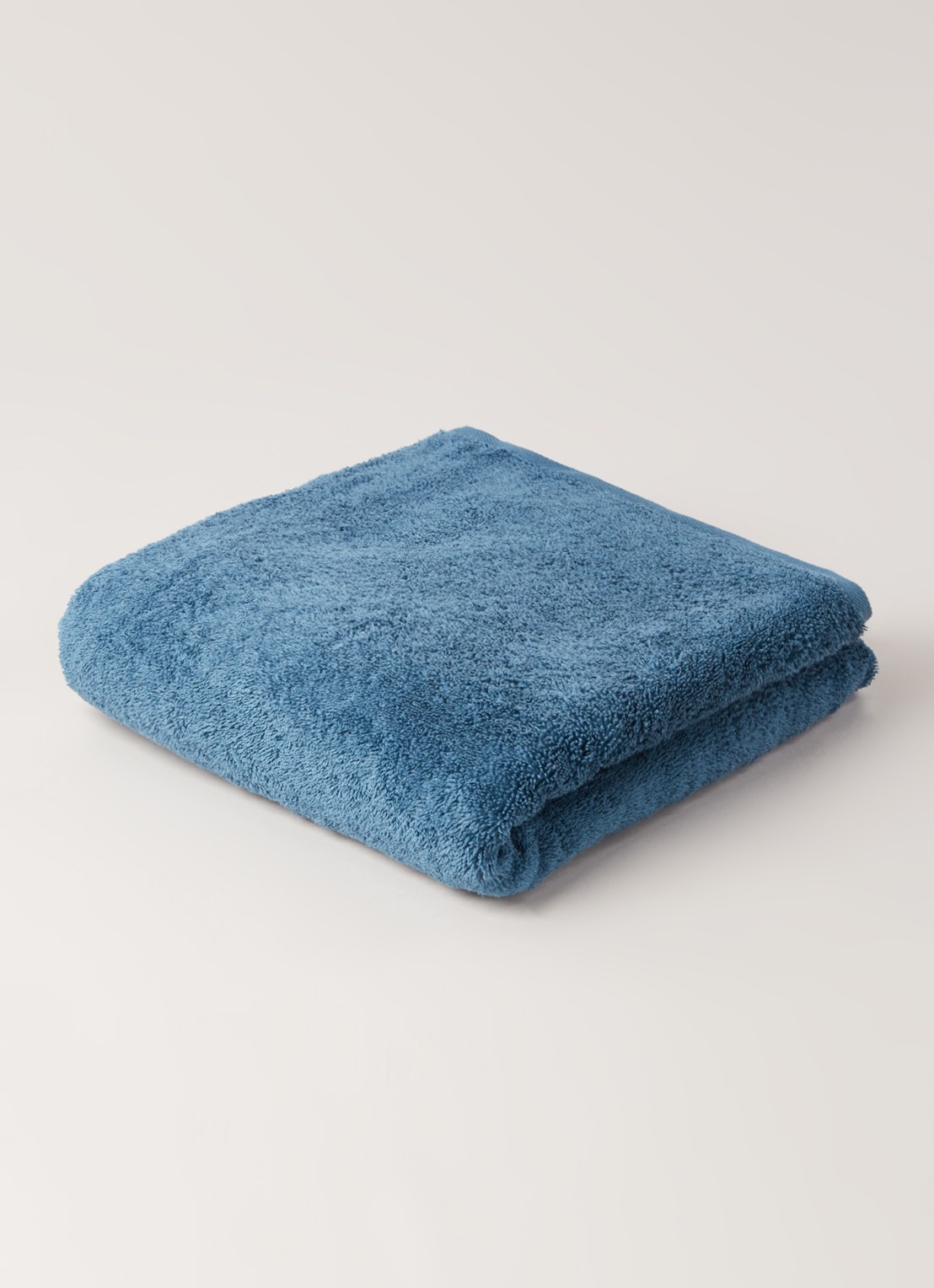 Aquanova London badlaken 70 cm x 130 cm - voorkant 2 staalblauw