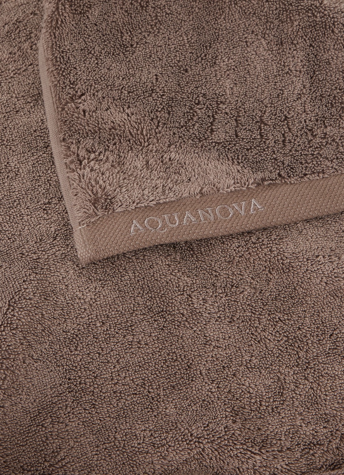 Aquanova London badlaken van Egyptisch katoen - 600 gr/m2 - 100 x 150 cm - voorkant 2 donkerbruin