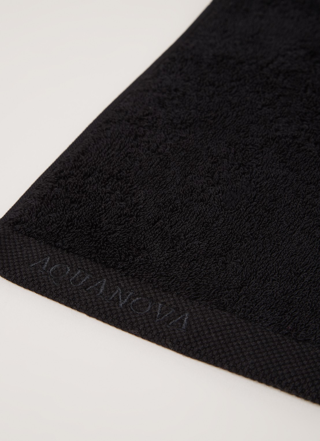 Aquanova London gastendoek 30 cm x 50 cm - detail 3 zwart
