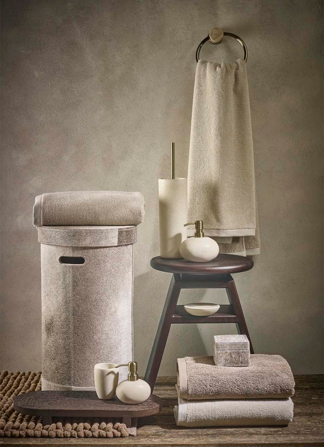 Aquanova Ugo S zeepdispenser - detail 4 taupe