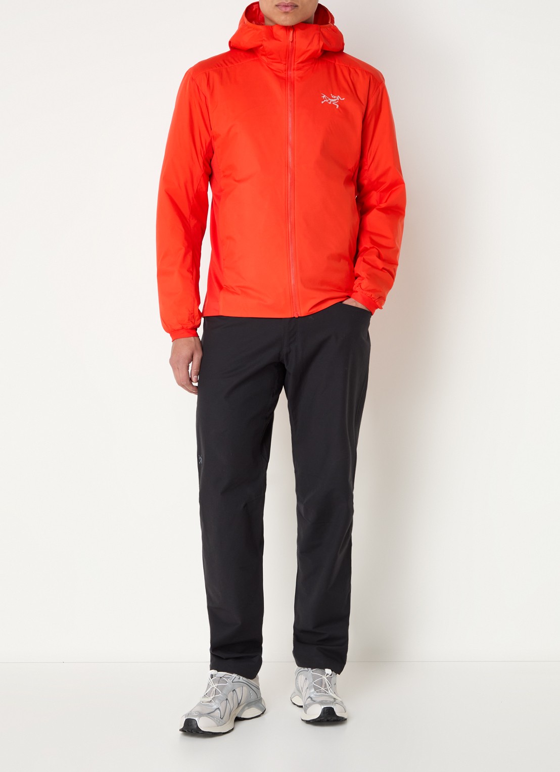 Arc'teryx Atom gewatteerd jack met capuchon en ritszakken - voorkant 4 rood