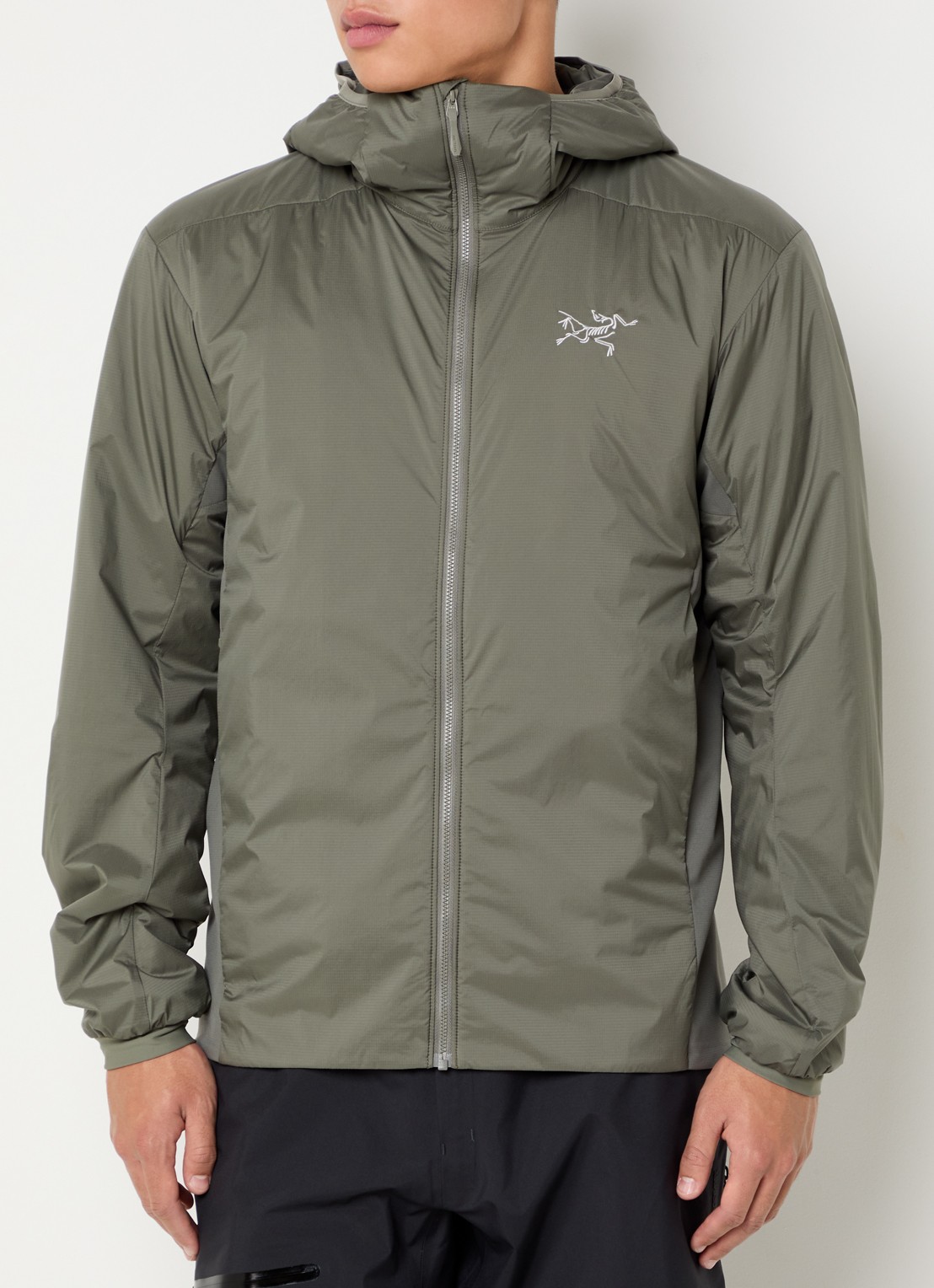 Arc'teryx Atom gewatteerd jack met capuchon en ritszakken - detail 3 legergroen