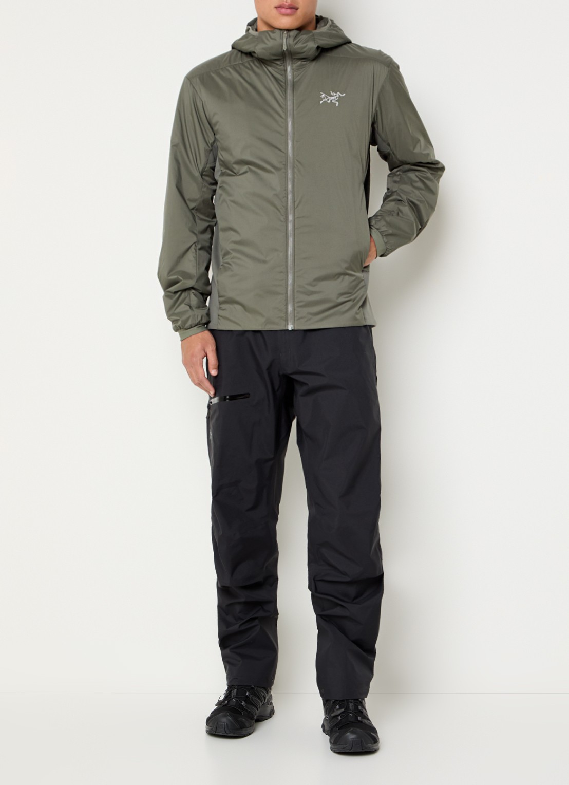 Arc'teryx Atom gewatteerd jack met capuchon en ritszakken - voorkant 2 legergroen