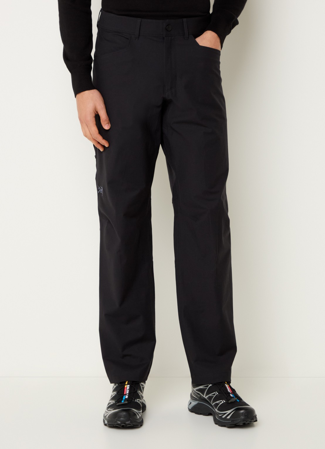 Arc'teryx Atom straight fit cargobroek met steekzakken - detail zwart