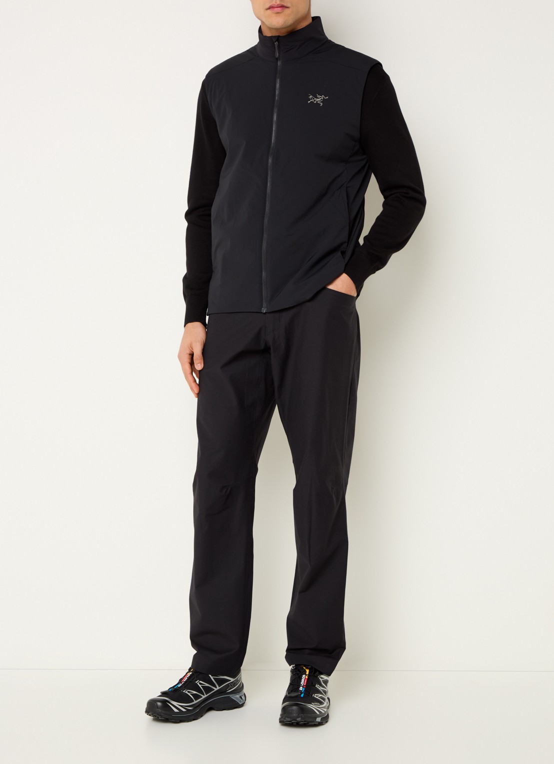 Arc'teryx Atom straight fit cargobroek met steekzakken - voorkant 4 zwart