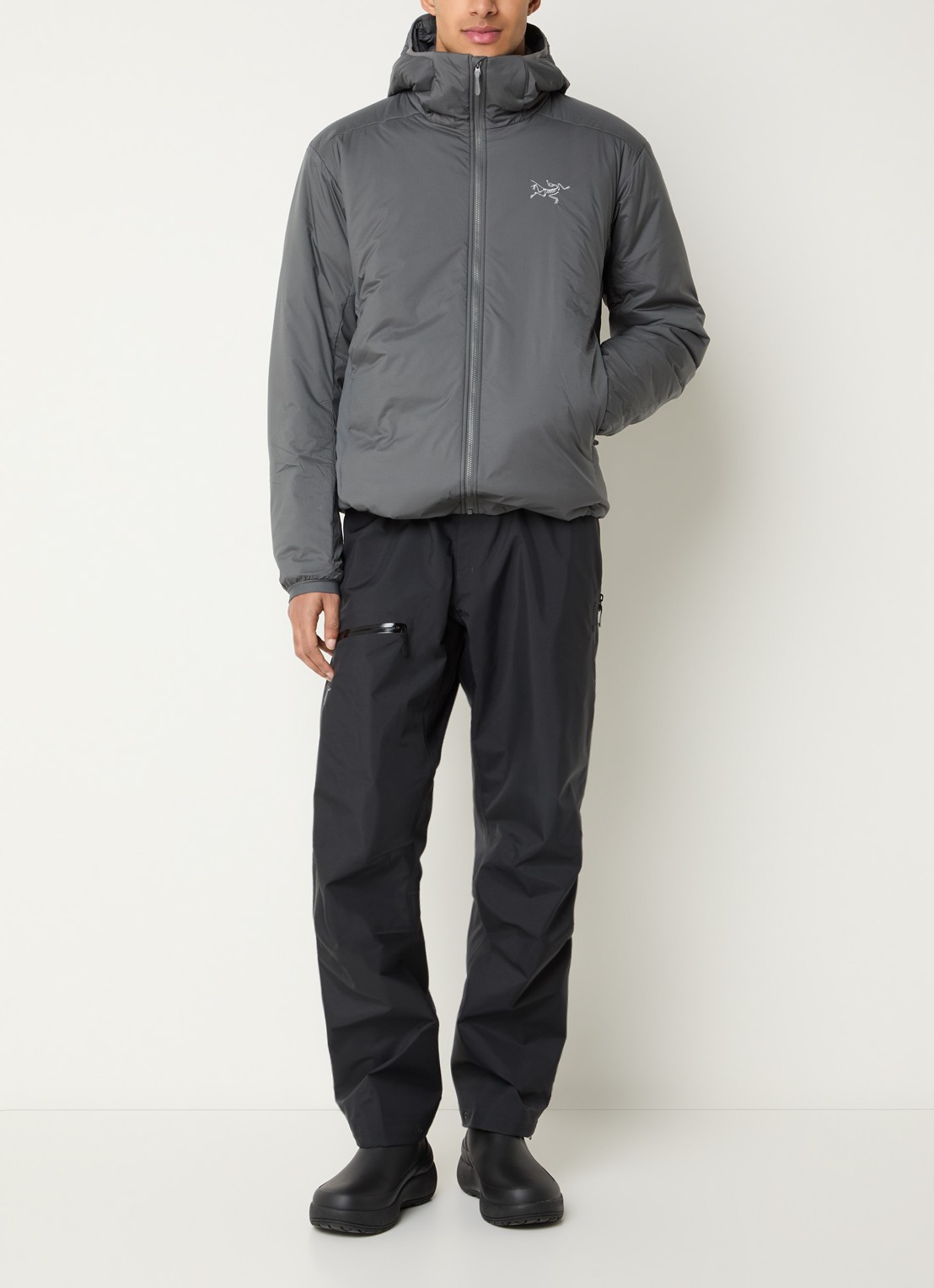Arc'teryx Atom SV gewatteerd jack met capuchon en ritszakken - voorkant 3 grijs