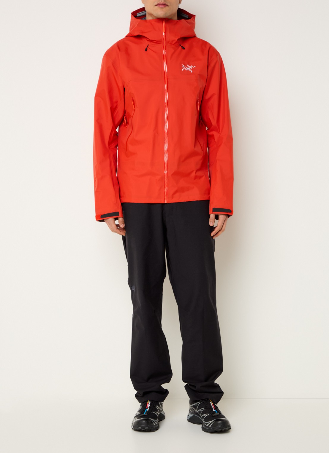 Arc'teryx Beta Gore-Tex jack met capuchon en ritszakken - voorkant 2 rood