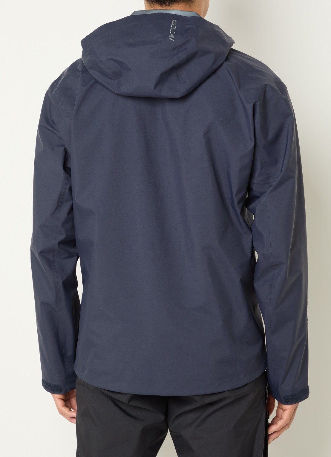 Arc'teryx Beta windjack met ritszakken en logo - achterkant 4 donkerblauw