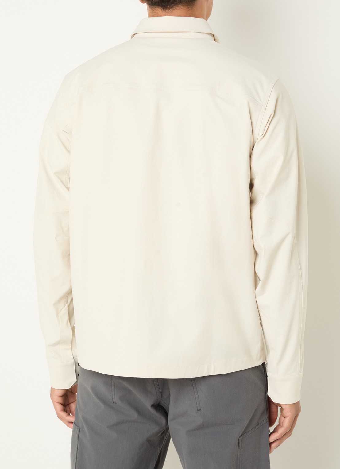 Arc'teryx Cronin overshirt met borstzakken - achterkant 2 gebroken wit