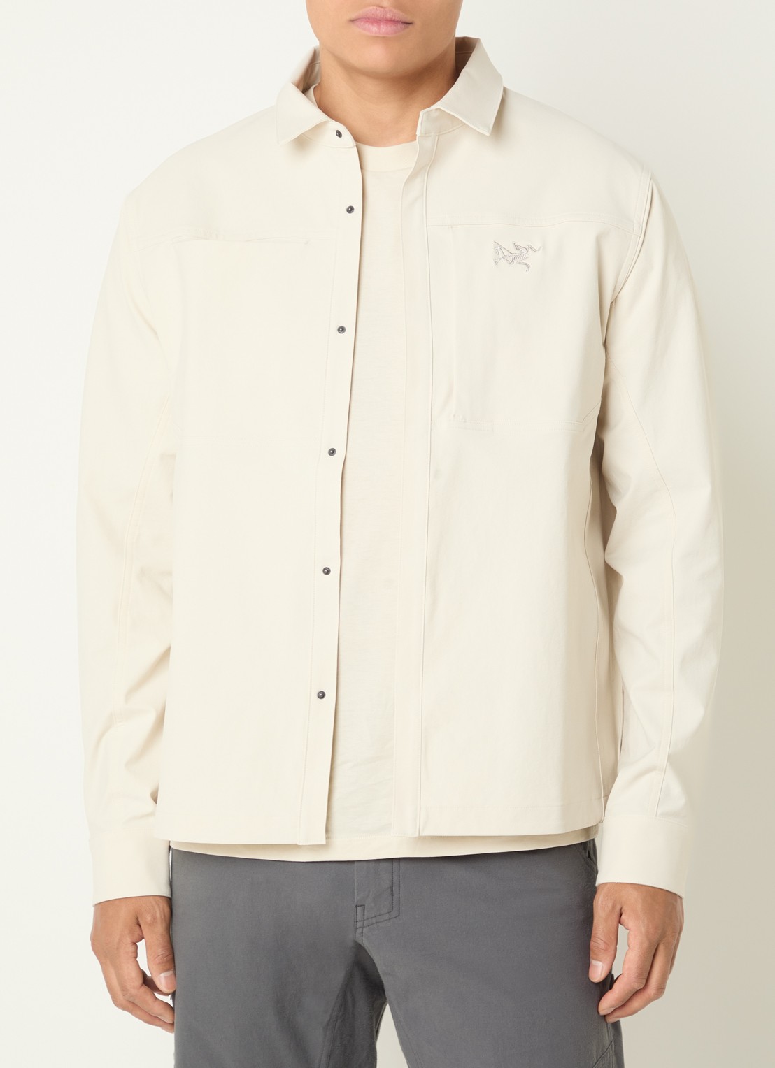 Arc'teryx Cronin overshirt met borstzakken - detail gebroken wit