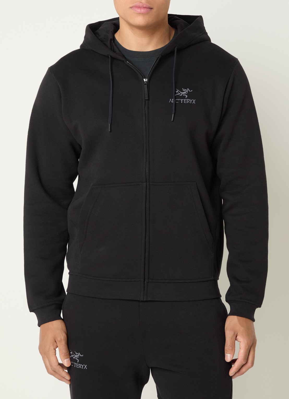 Arc'teryx Emblem sweatvest met logo en steekzakken - detail zwart