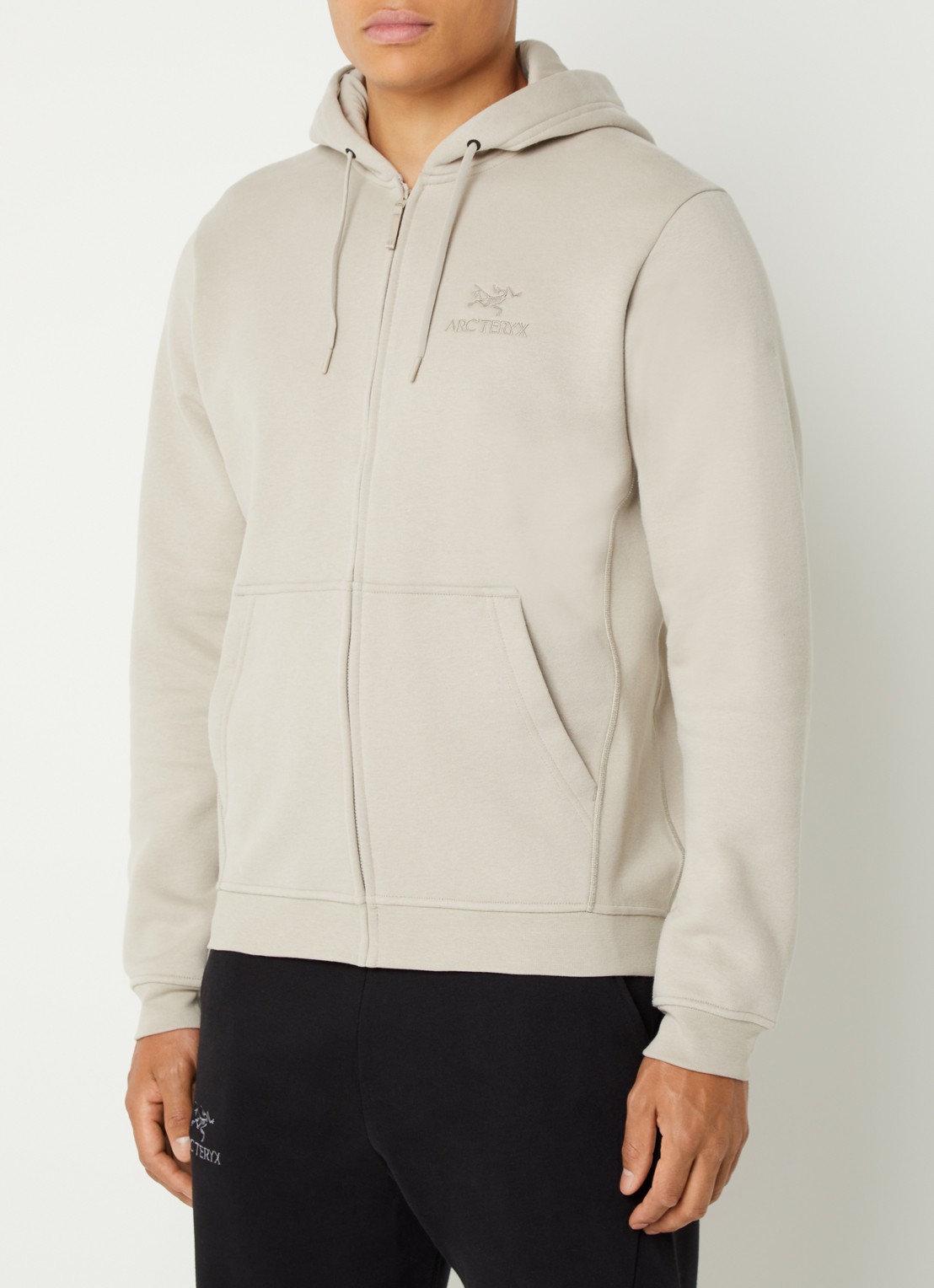 Arc'teryx Emblem sweatvest met logo en steekzakken - detail 4 beige