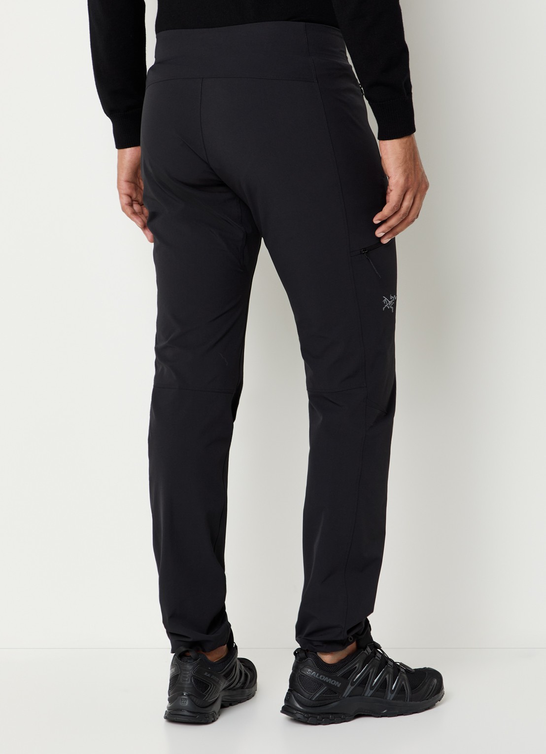 Arc'teryx Gamma tapered fit broek met logoborduring en steekzakken  - achterkant 3 zwart