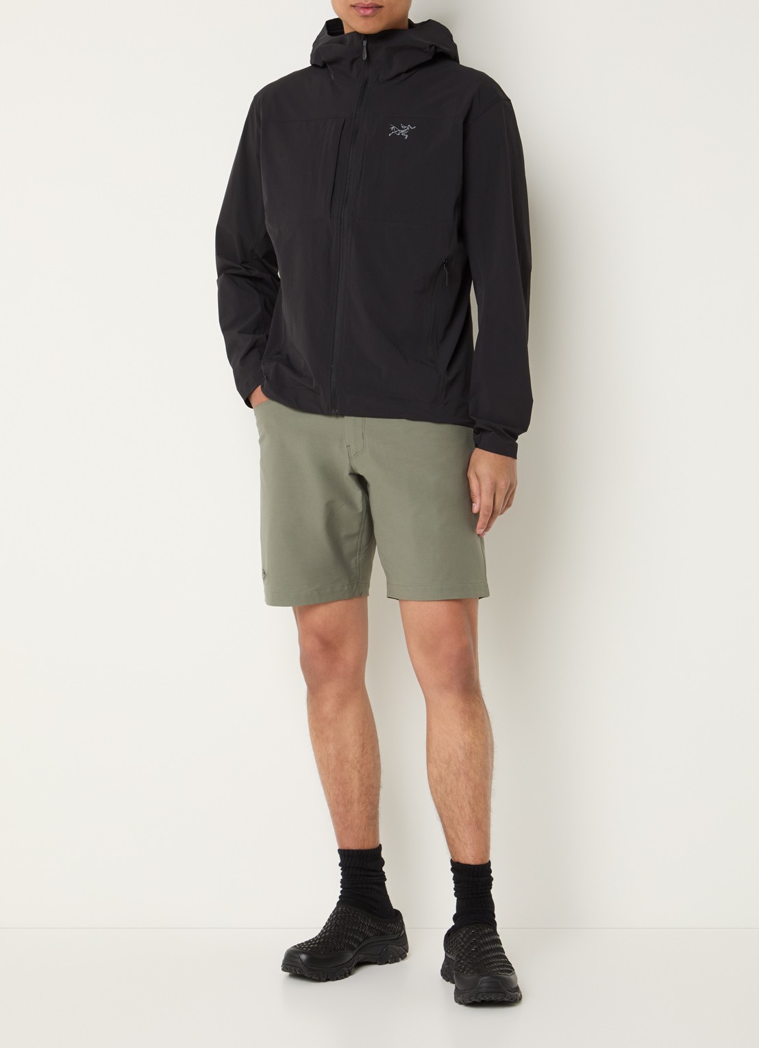 Arc'teryx Kragg slim fit korte broek met steekzakken - voorkant 3 bronsgroen