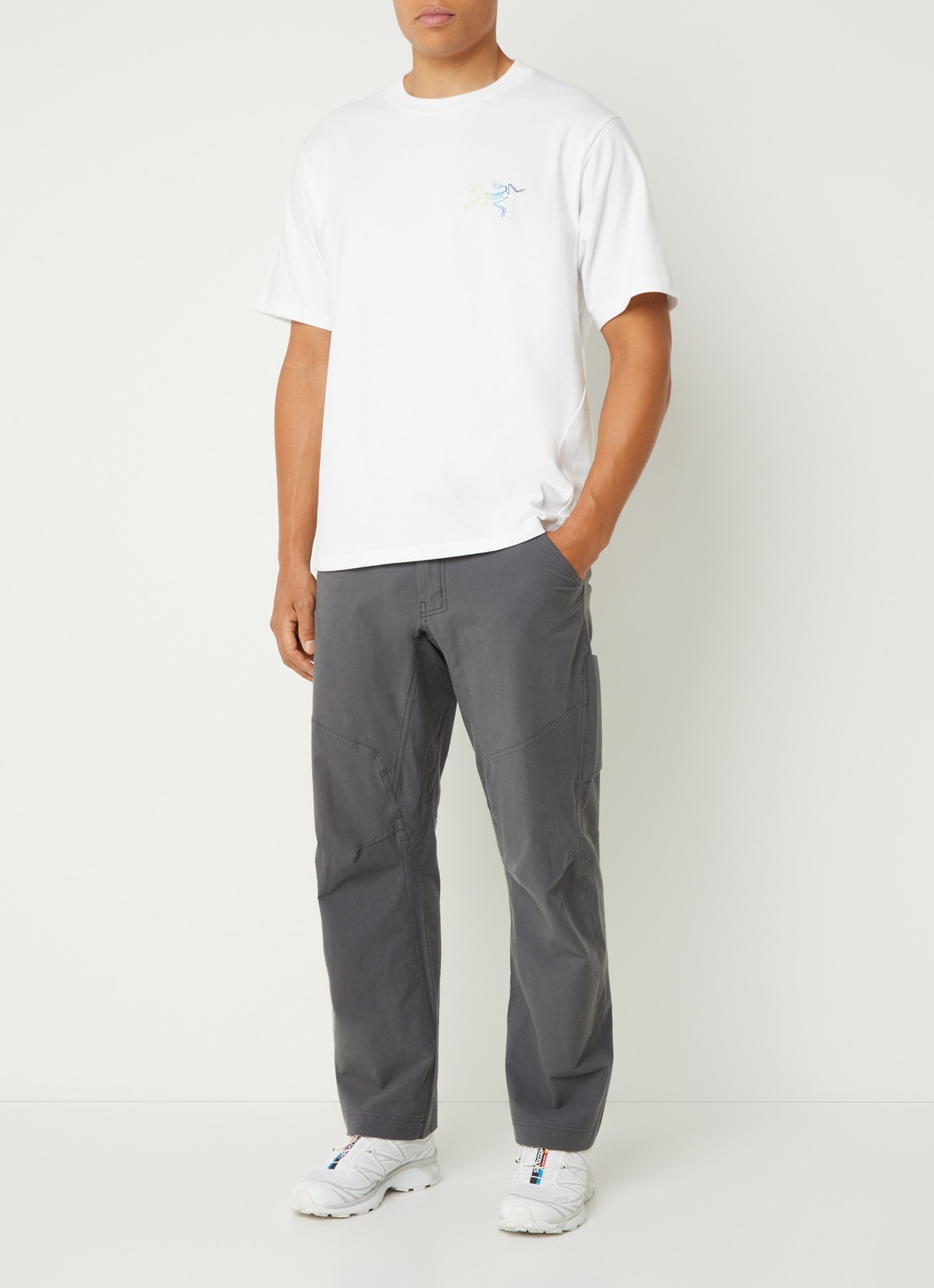 Arc'teryx Kragg T-shirt met logo- en backprint - voorkant 3 wit