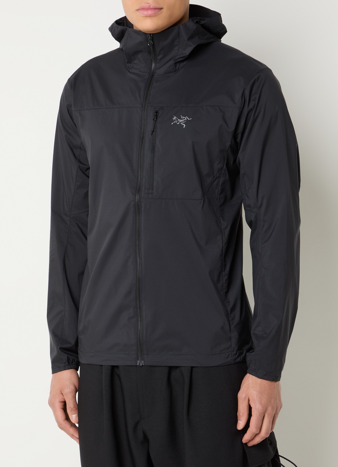 Arc'teryx Squamish windjack met capuchon en waterafstotende coating - detail 4 zwart