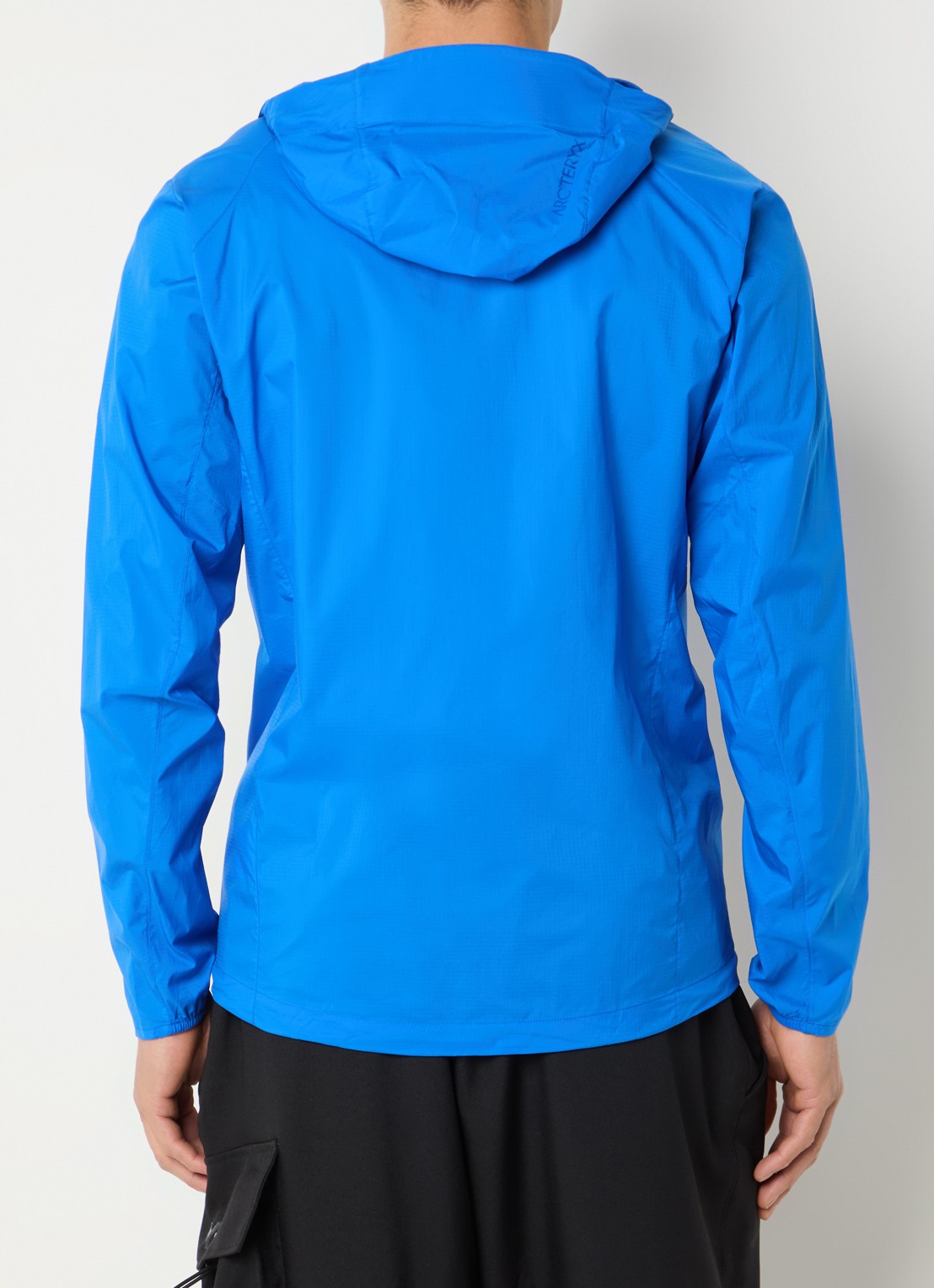 Arc'teryx Squamish windjack met capuchon en waterafstotende coating - achterkant 4 blauw