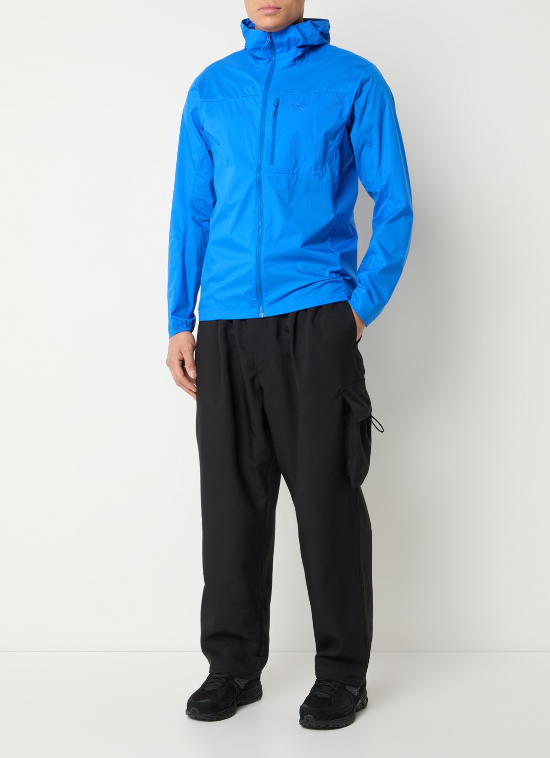 Arc'teryx Squamish windjack met capuchon en waterafstotende coating - voorkant 3 blauw